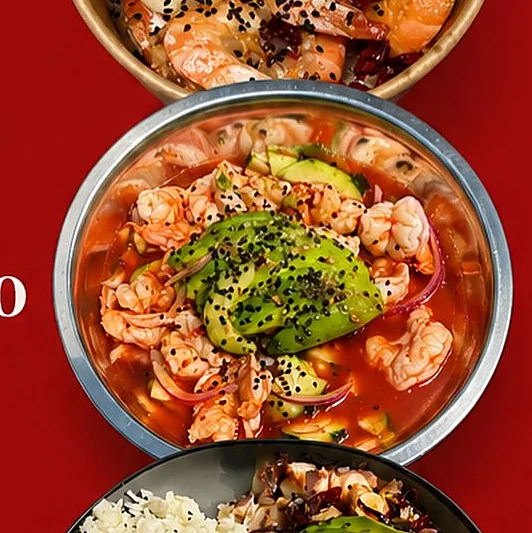 Aguachile cocido de camarón con aguacate, estilo diablo